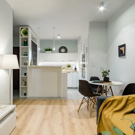 Mennica Chic By Bookinghost * Varsovie