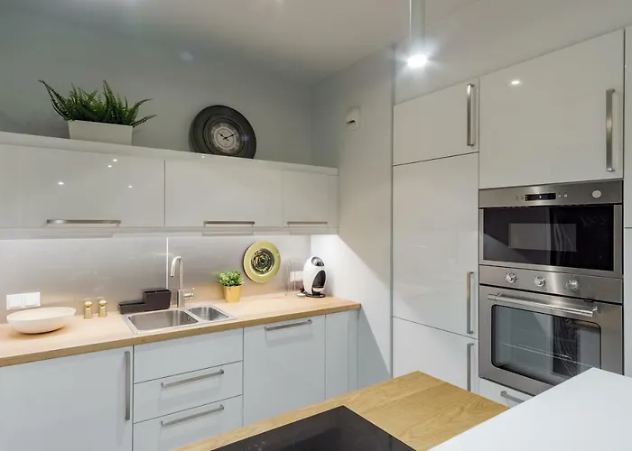 Mennica Chic By Bookinghost Apartman *