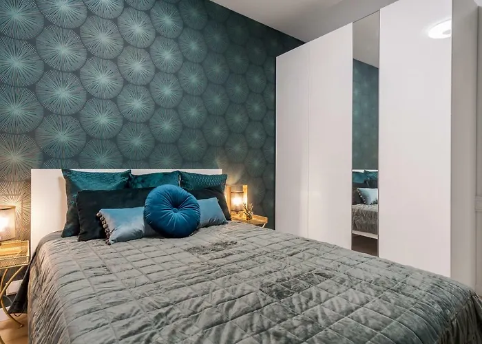 Mennica Chic By Bookinghost Apartman *